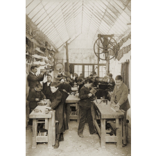 Ecole primaire élémentaire et supérieure de garçons rue Thénard à Sens - Séance de travail manuel. 