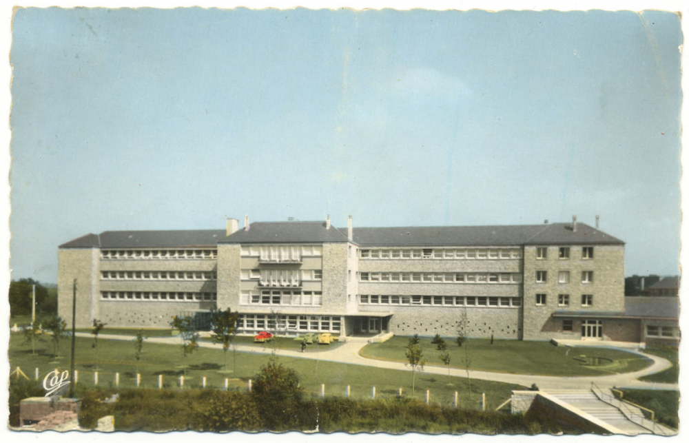 1577 - St-Hilaire-du-Harcouet - Groupe Scolaire Garçons-Filles - Ecole primaire et Brevet (H.M. Delaage, arch.).