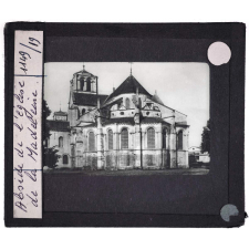 Le Morvan avallonnais. Abside de l'église de la Madeleine.