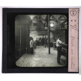 Le Drap. Presse aux cartons.