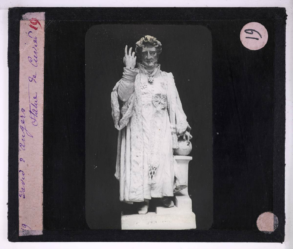 L'Art français du XIXe siècle d'après les collections du Grand-Palais (Exposition universelle de 1900). I Première moitié du siècle. David d'Angers. Statue de Cuvier.