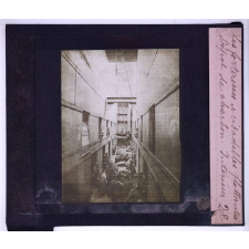 Forteresses et citadelles flottantes. (Les grands cuirassiers modernes). Dépôt de charbon. Intérieur.