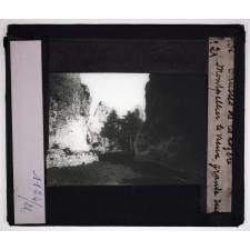 Causses de la Lozère. Gorges du Tarn. Montpellier le Vieux, grande rue.