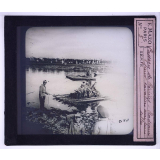 Passage des rivières militaire. Radeaux pour cavaliers avec leurs selles.