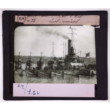 L'Intervention des Etats-Unis. Un monitor et des sous-marins.