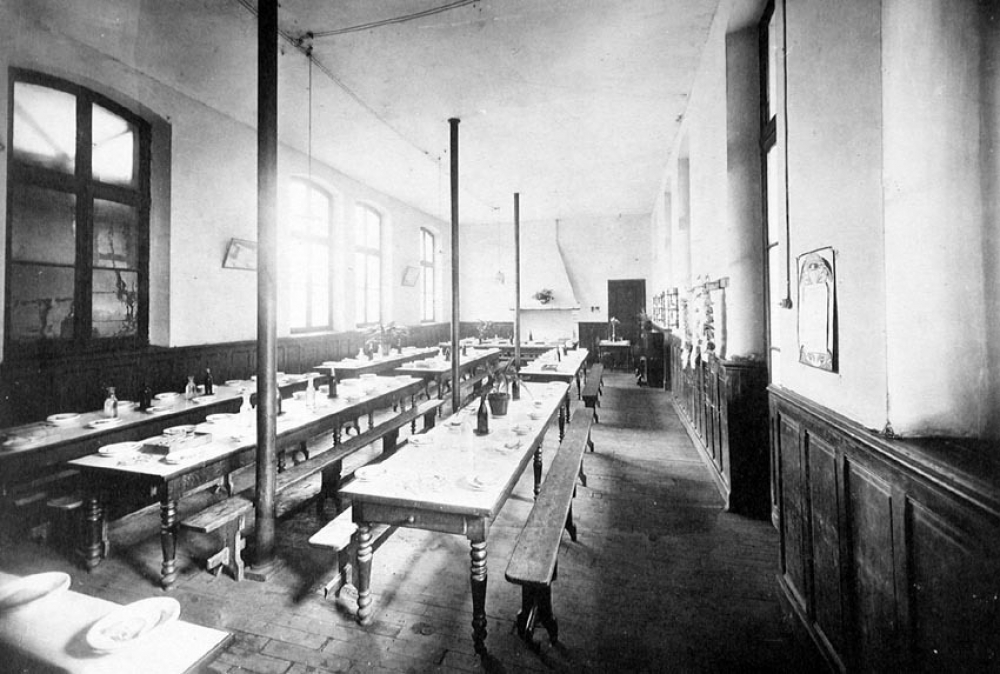 Ecole Primaire Supérieure de Jeunes Filles. Vic-Bigorre. 