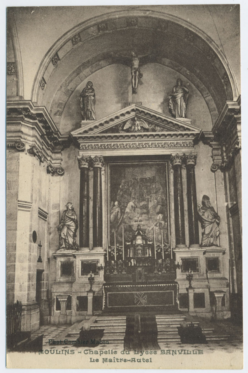 Moulins - Chapelle du Lycée Banville - Le Maître-Autel.