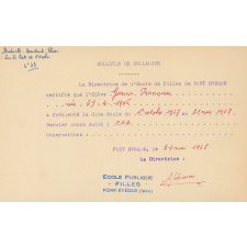 4 certificats de scolarité. 