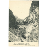 Collection de Cartes Postales classées méthodiquement pour l'Enseignement de la Géographie et accompagnées d'une notice  explicative rédigée sous la forme d'une leçon s'adressant à des enfants - Collection n°15 - L'Indochine.