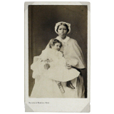 Nurse et enfant ou mère et enfant. 