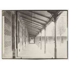Lycée de Tournon. Promenoir de 120 m.