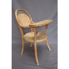 Chaise d'enfant.