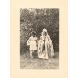 Deux enfants costumés