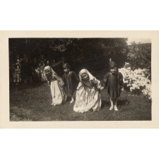 Groupe d'enfants déguisés 