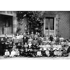 Ecole primaire de Bourg-Achard. Classe de M. et Mme Freissinet.