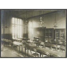 Lycée Fénelon. Etude et salle de classe.