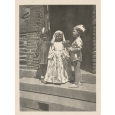 Trois enfants costumés