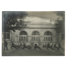 Collège Rollin, Paris, cours d'escrime et de gymnastique.
