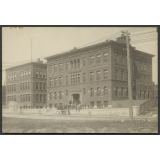 Lycée aux Etats-Unis : vues extérieures et amphithéâtre. 