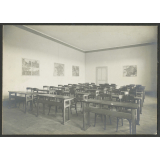 Lycée de jeunes filles de Cholet. Salles de classe. 
