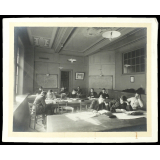Université de Paris, salle de travail de la faculté des sciences, laboratoire de géologie (salle Ed. de Verneuil) et le musée d'art moderne de la faculté des lettres.