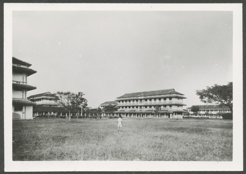 Lycée Petrusky, Cochinchine, Saïgon. Une partie des bâtiments.
