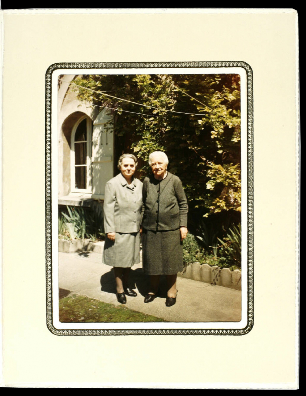 Yvette et Suzanne Joutel. 