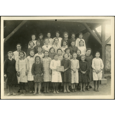 École de filles de Pluméliau - Photo de classe