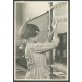 Ecole maternelle avenue Wilson, Suresnes. Spectateurs et atelier de tissage.