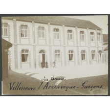 Ecole de Garçon de Villeneuve l'Archevêque.