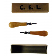 Gouges à graver le lino avec leur manche.