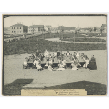 Jardin populaire d'enfants, barrière Nevsky. 