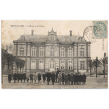 Trosly-Loire - La Mairie et les Ecoles.