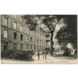 Lycée d'Evreux - La cour d'Honneur.