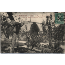 Rochefort-sur-Mer - Collège de Jeunes Filles - Cours de Botanique dans le Jardin.