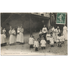 Maison de Nanterre - La Crèche.