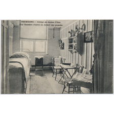 Tourcoing - Collège de jeunes Filles - Une Chambre d'élève au dortoir des grandes.