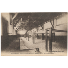 Ecole Militaire Préparatoire d'Infanterie - Rambouillet - Gymnase couvert.