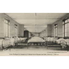 Ecole Pratique de Commerce et d'Industrie de Romans-sur-Isère (Drôme) - Dortoir.