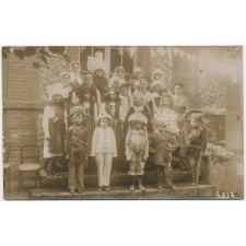 Actrices d'un spectacle de patronage.