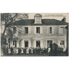 La Grande-Paroisse - La Mairie et l'Ecole des Garçons.