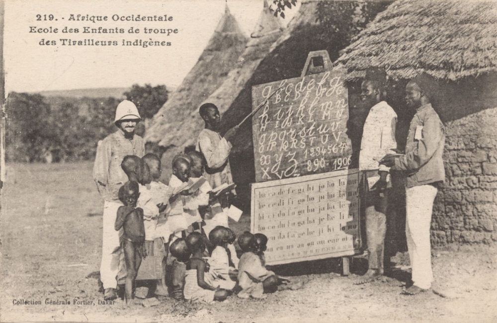 219 - Afrique Occidentale - École des Enfants de Troupe des Tirailleurs indigènes.