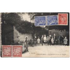Ver-sur-Mer - La Mairie et l'Ecole des Garçons.