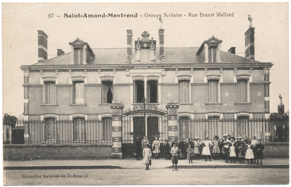 67 - Saint-Amand-Montrond - Groupe Scolaire - Rue Ernest Mallard.