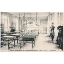 8 - Maison d'Education de la Légion d'Honneur - Les Loges - Classe bleue.