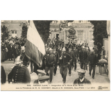 2028 - Ascoux (Loiret) - Inauguration de la Mairie et de l'Ecole sous la Présidence de M. G. Cochery, Député et M. Gondoin, Sous-Préfet - Le Défilé.