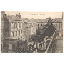 19 - Coutances - L'Entrée du Lycée.
