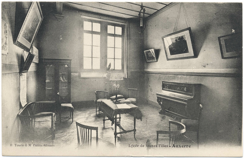 Lycée de Jeunes Filles - Auxerre.