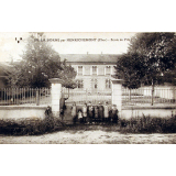 109 - La Borne par Henrichemont (Cher) - Ecole de Filles.