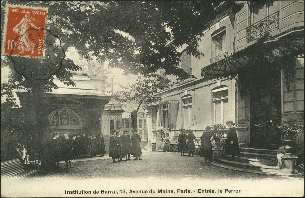 Institution de Barral, 13, Avenue du Maine, Paris - Entrée, le Perron.
